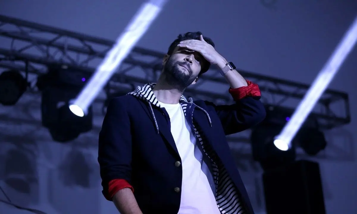 (ویدئو) خواندن شعر «تولدی دیگر» از فروغ فرخزاد توسط بنیامین و دوستان در خیابان
