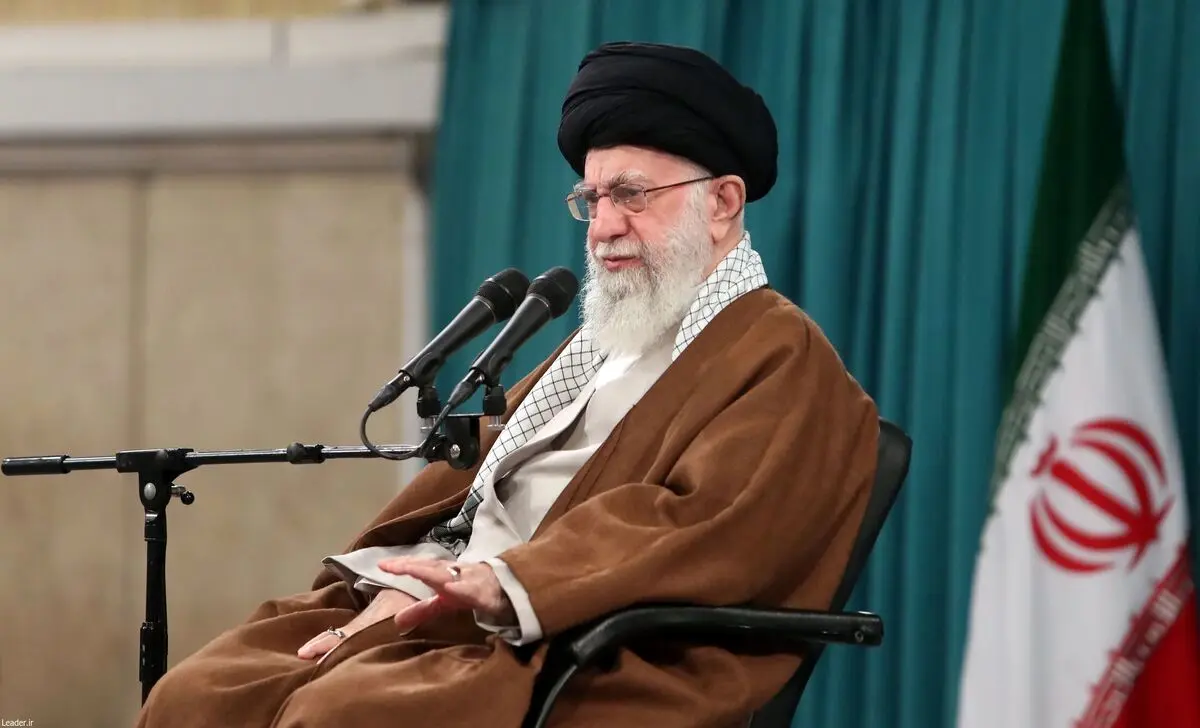 (عکس) دیدار شبانه جمعی از خانواده‌های سپاهیان پاسدار با رهبر انقلاب