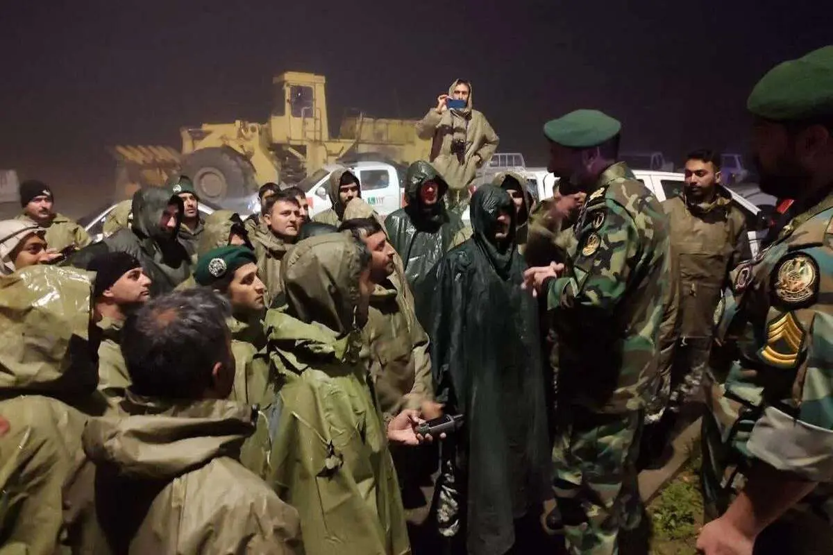 تجهیز ۱۰ تیم امداد و جستجو از سوی هلال احمر عراق برای کمک به ایران