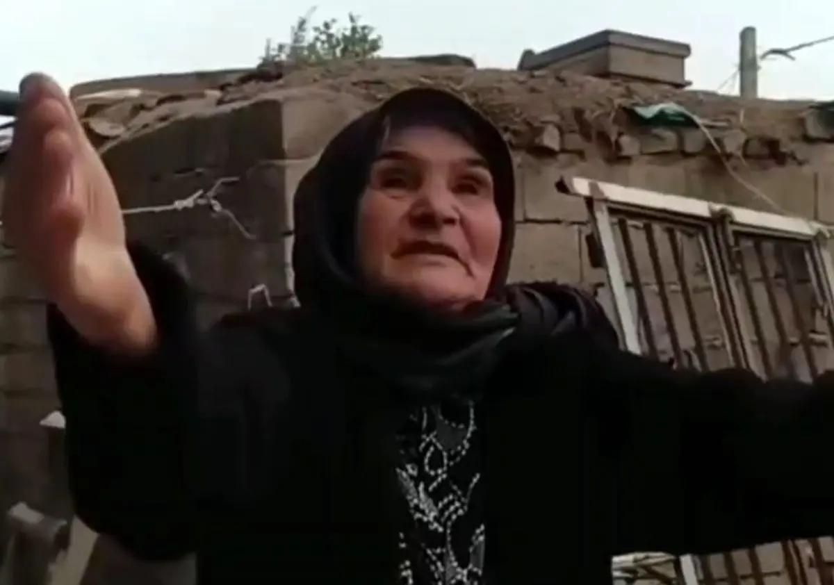 (ویدئو) دعا و بی‌تابی مادربزرگ اردبیلی برای رئیسی