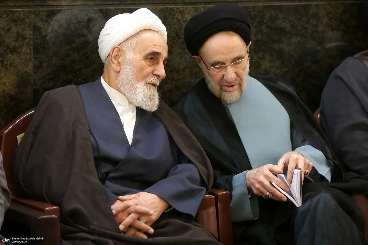 (تصاویر) خاتمی و ناطق نوری در مراسم چهلمین روز درگذشت همسر مهرعلیزاده