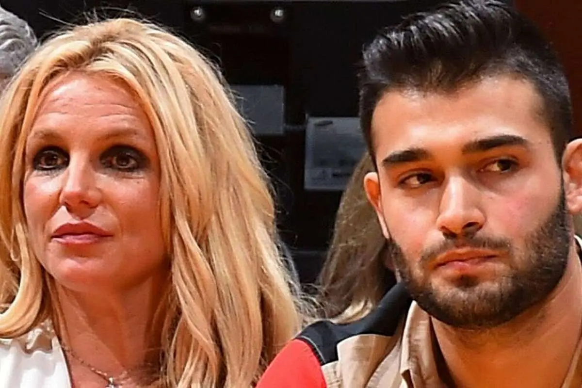 ماجرای حمله بریتنی اسپیرز به سام اصغری با تبر!