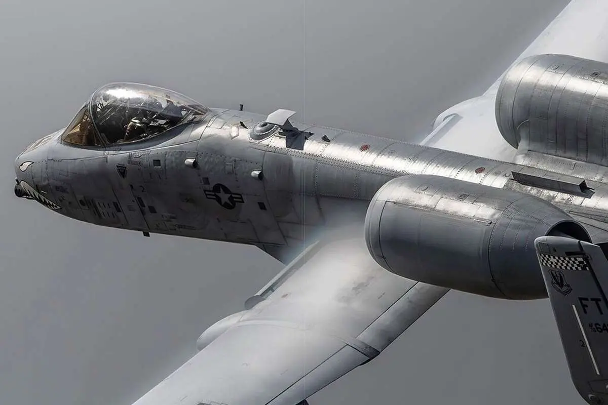 (تصاویر) گراز زگیل دار؛ هواپیمایی که نیرو‌های زرهی صدام را زمین گیر کرد!