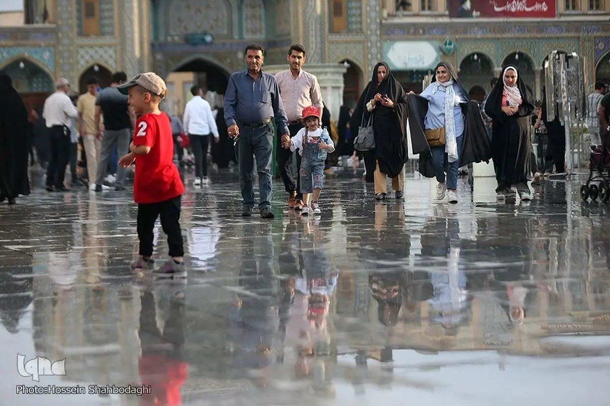 (تصاویر) طراوت باران بهاری در حرم حضرت معصومه(س)