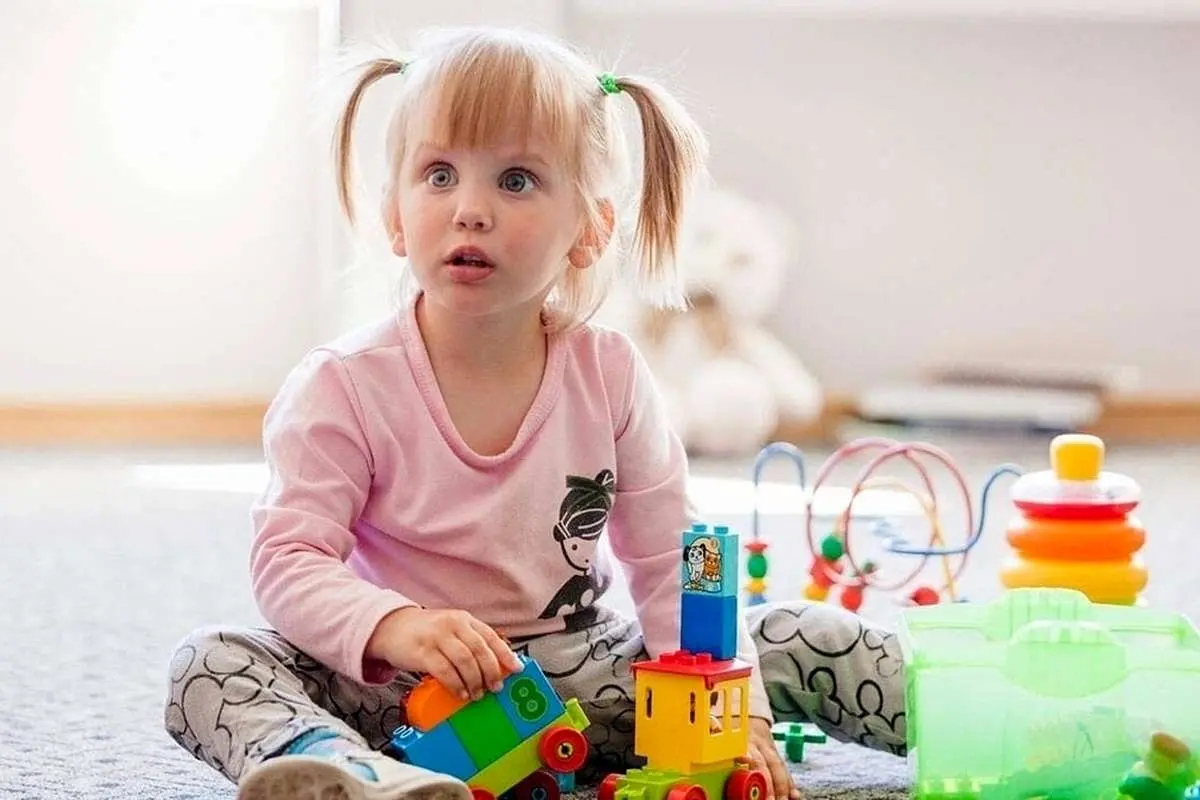 (ویدئو) چگونه با اسباب بازی مهارت‌های دیداری کودک را تقویت کنیم؟