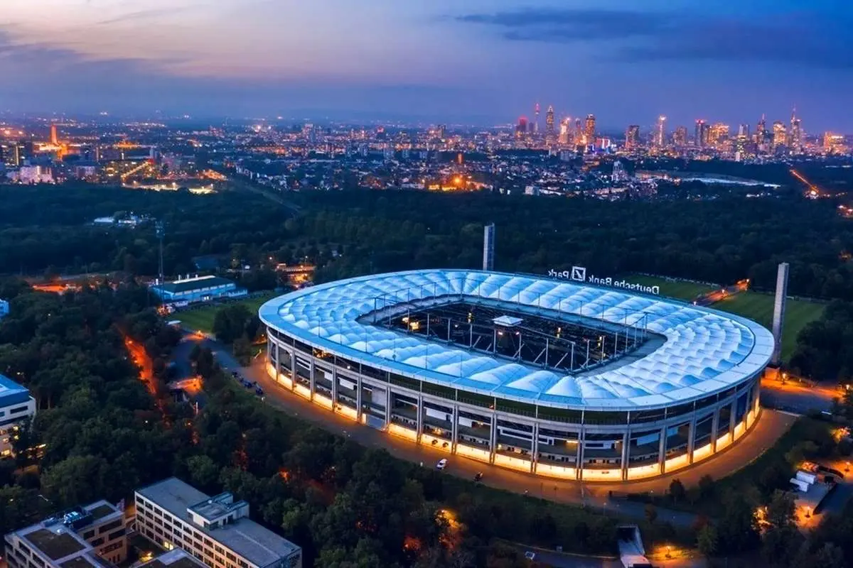 (ویدئو) طراحی بی نظیر سقف یک استادیوم در آلمان