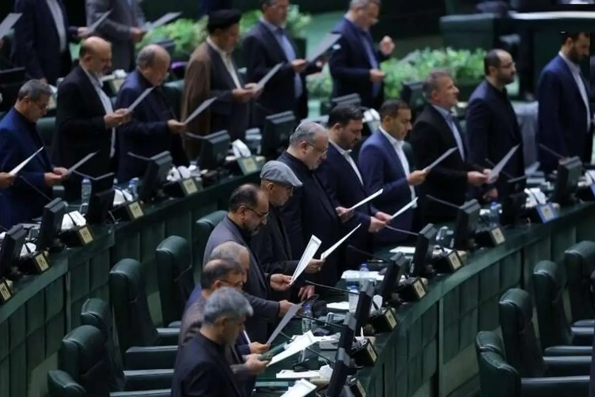 (تصویر) حاشیه‌های یک افتتاح؛ همه نگاه‌ها به علی‌اکبر ناطق نوری است؟