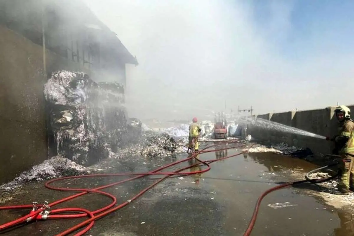 (ویدئو) سوله کاغذ خردکنی در خاوران آتش گرفت