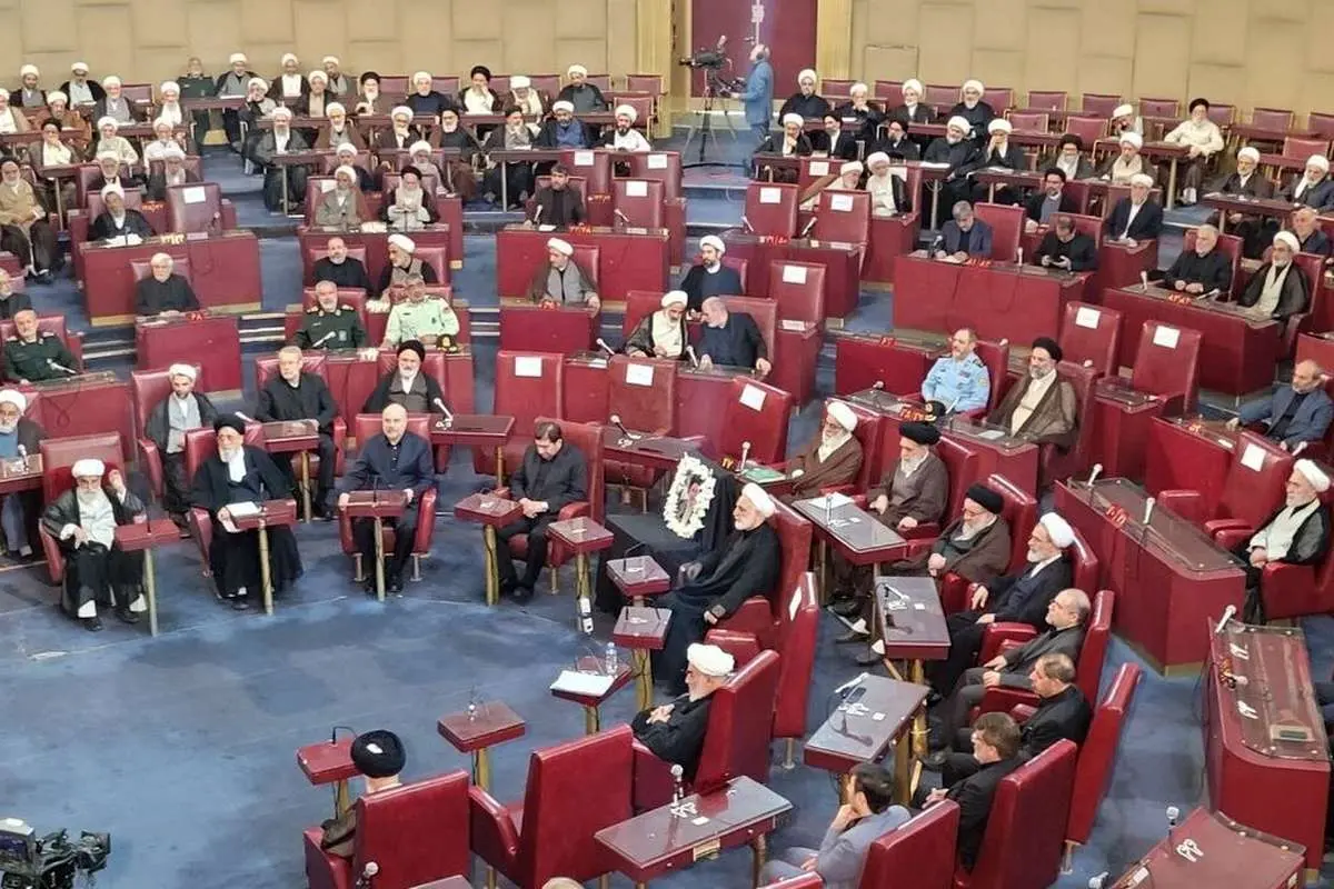 حاشیه و متن آغاز ششمین دوره مجلس خبرگان رهبری؛ موحدی کرمانی رئیس شد