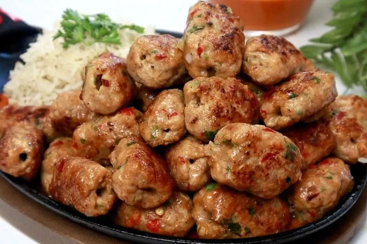 (ویدئو) طرز تهیه کباب کوبیده مرغ به سبک یمنیها