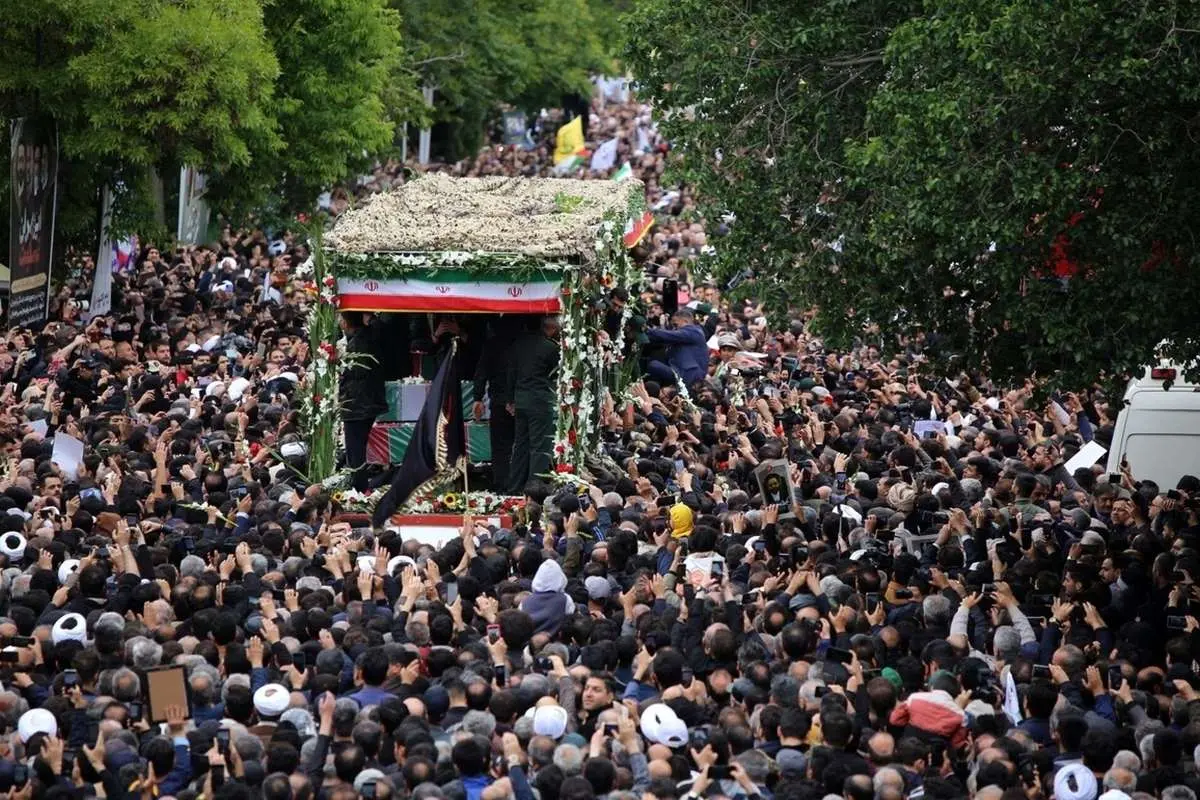 معاون اجرایی رئیس جمهور: پیکر شهید رئیسی فردا پیش از مغرب به خاک سپرده خواهد شد