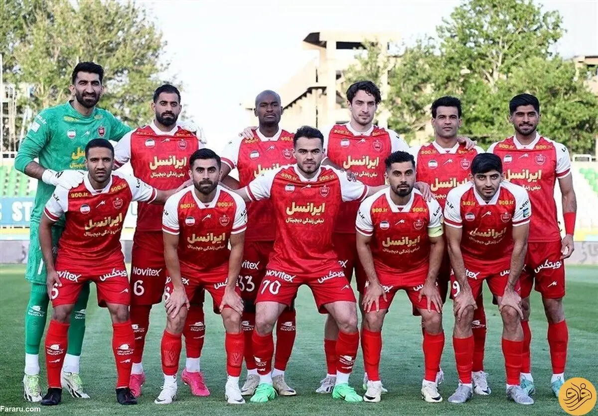 (عکس) ادای احترام بازیکنان پرسپولیس به شهدای سانحه بالگرد رئیس جمهور