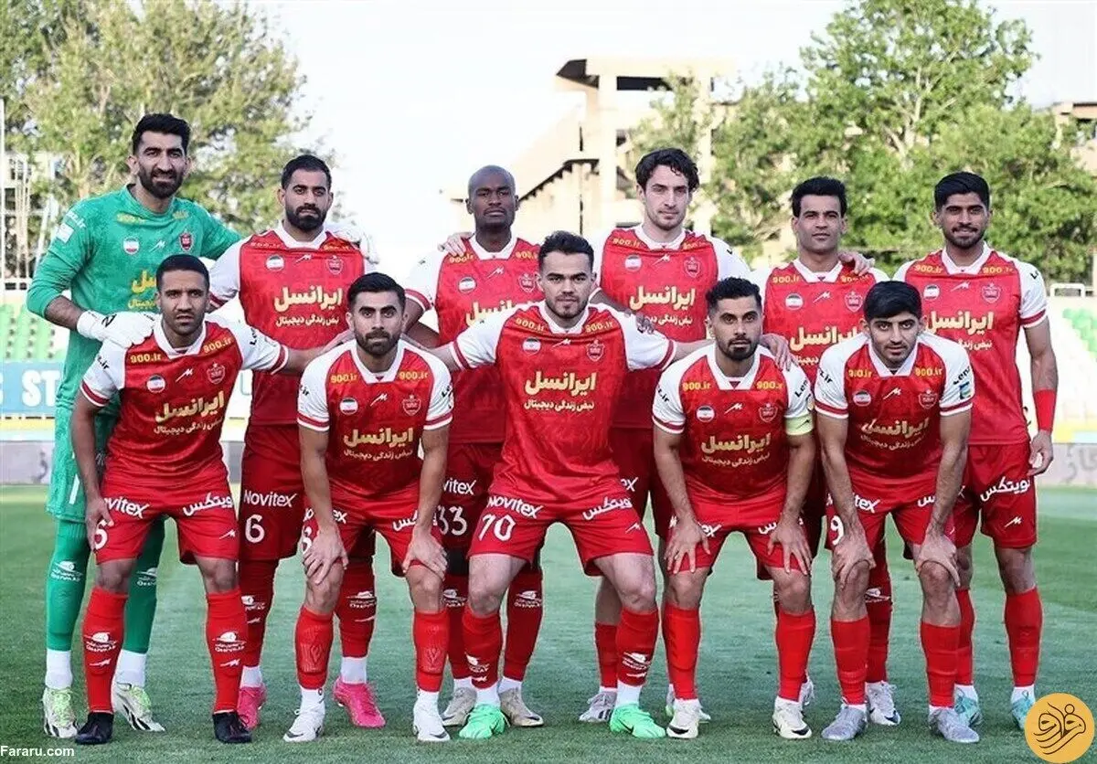 (عکس) ادای احترام بازیکنان پرسپولیس به شهدای سانحه بالگرد رئیس جمهور