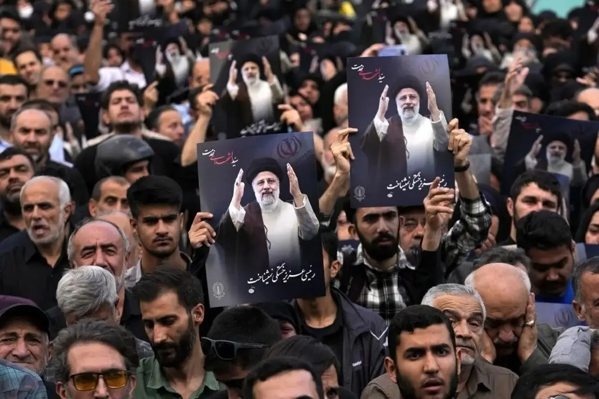 دختر شهید اسداللهی در مراسم استقبال از رئیس‌جمهور