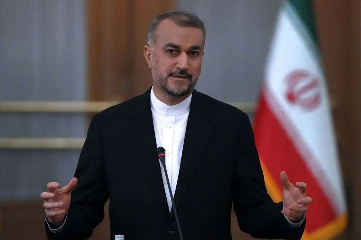 تصویری از علی لاریجانی در مراسم تشییع امیرعبداللهیان