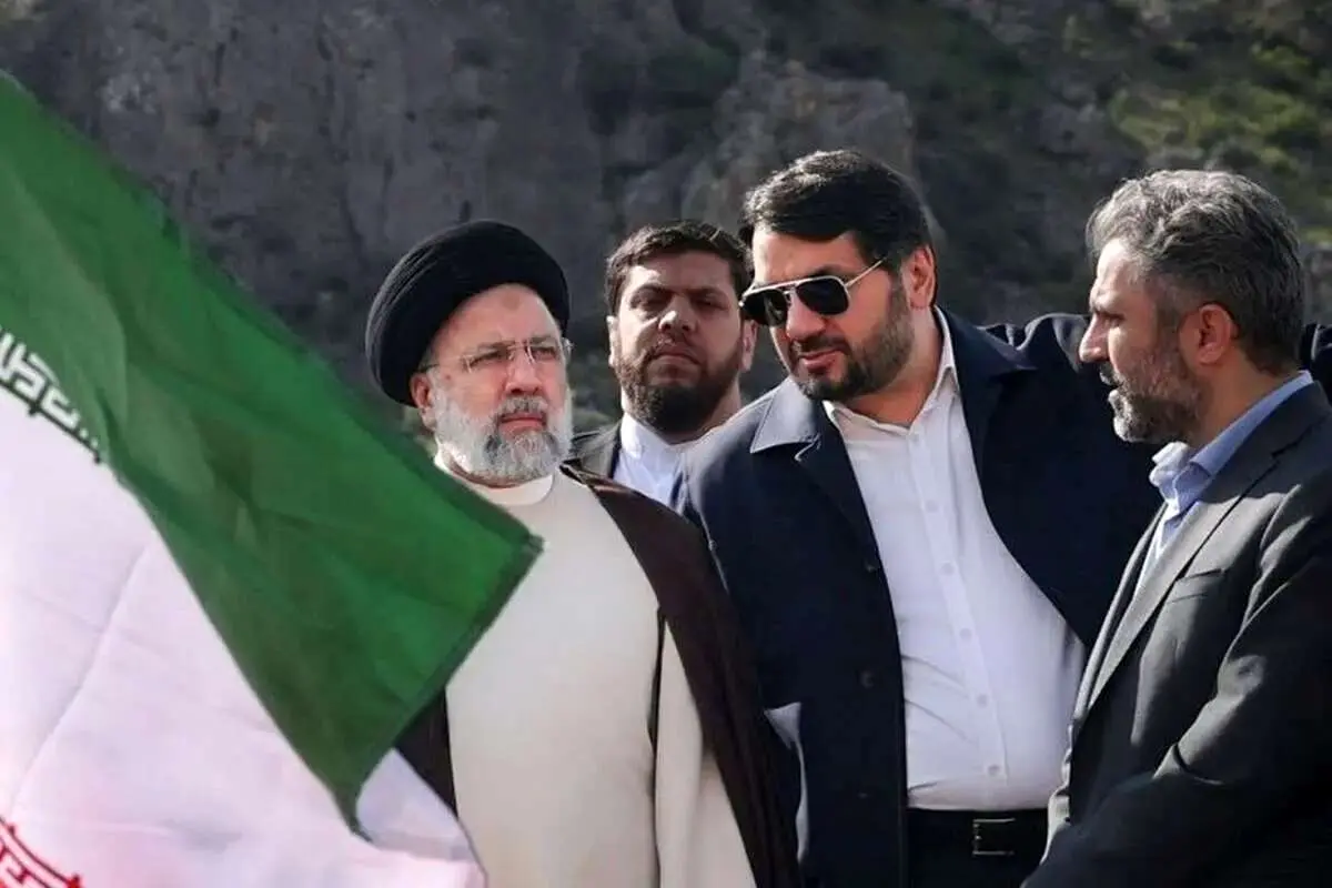 (تصویر) تصویری از جواد مهرابی محافظ رئیسجمهور در مراسم تشییع رئیسی