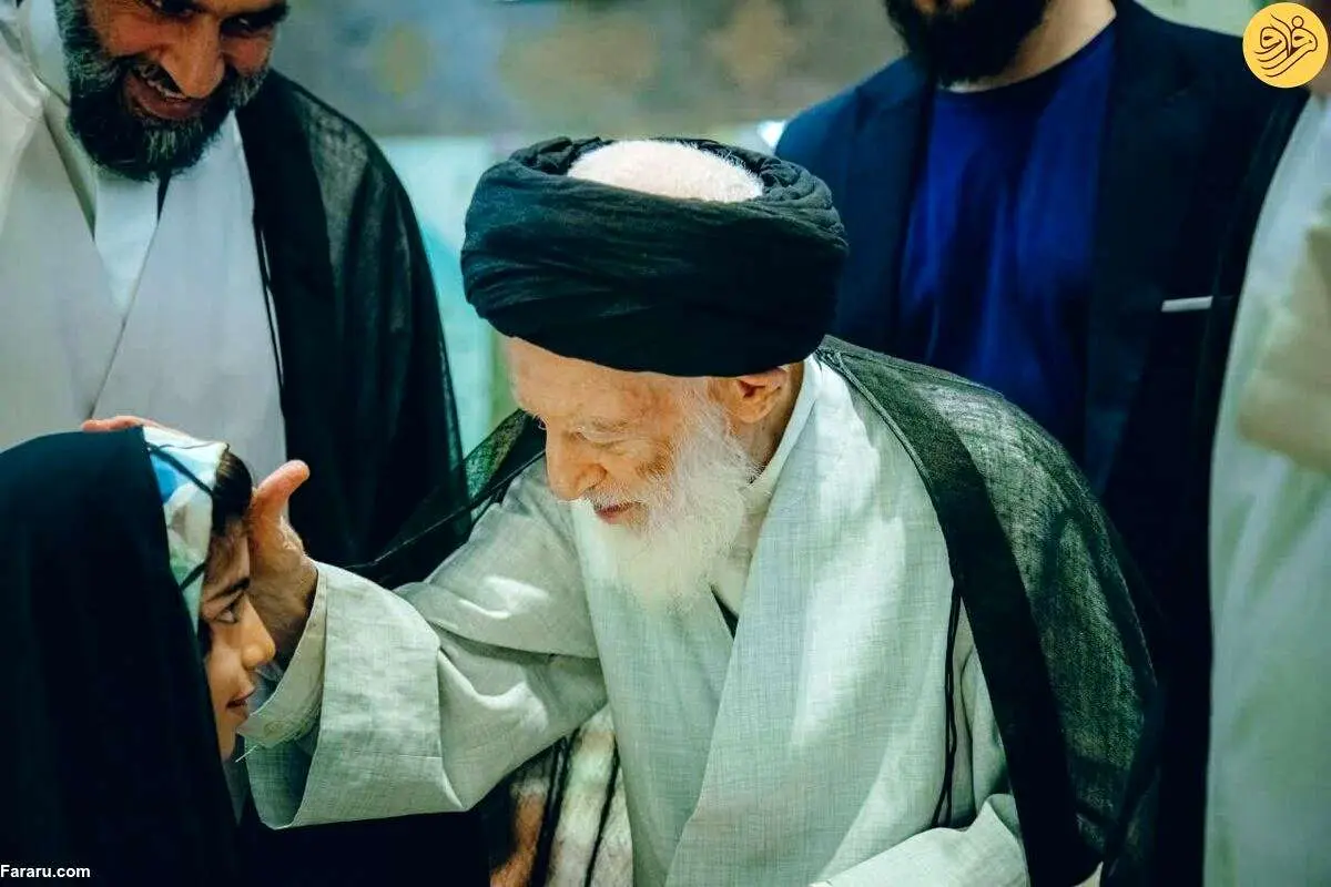 (عکس) رفتار صمیمانه آیتالله شبیری زنجانی با یک دختر
