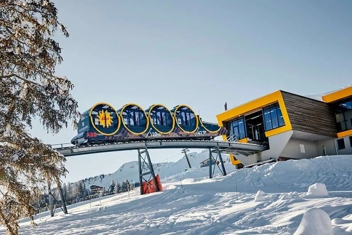 (ویدئو + تصاویر) اشتوسبان؛ شیب دار‌ترین قطار کابلی جهان در منظره‌ای بهشتی