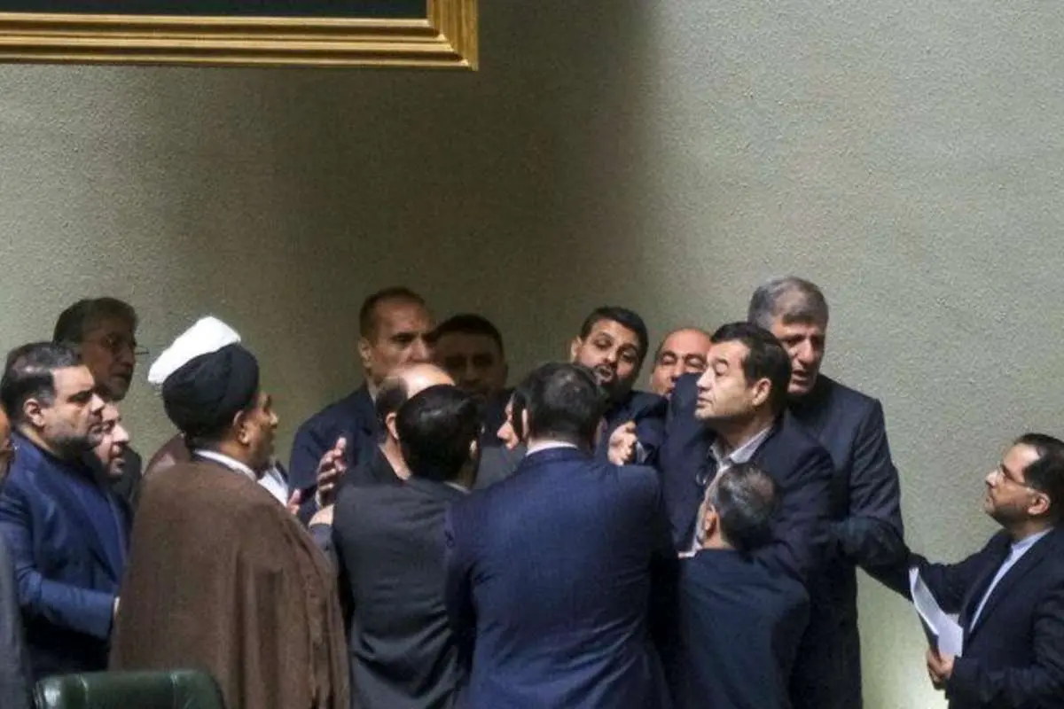 تصاویری از درگیری‌های امروز مجلس