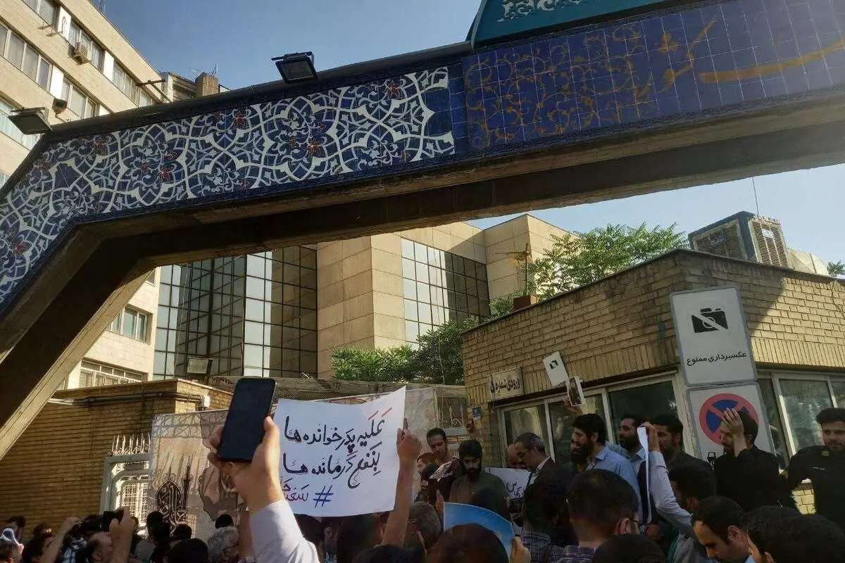 سعید جلیلی و طرفدارنش با «توپ پر» وارد انتخابات شدند