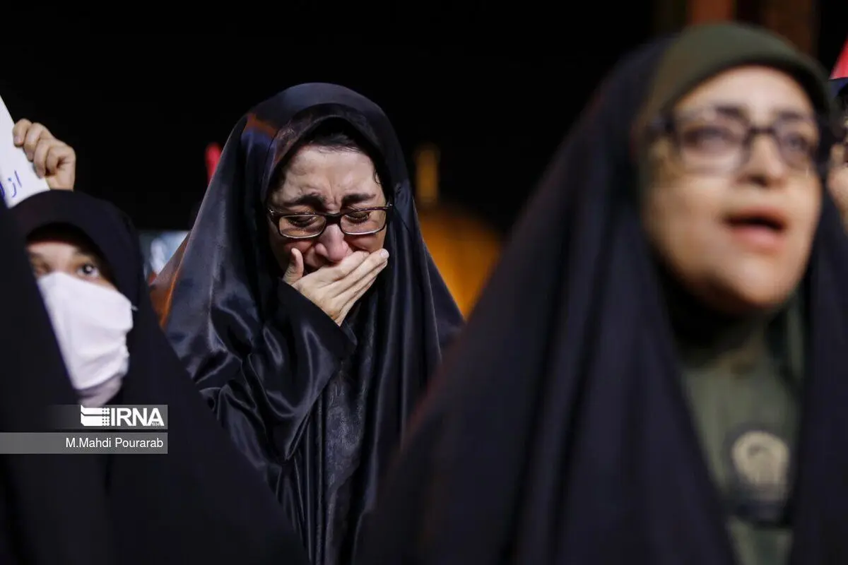 (تصاویر) گرامیداشت هفتمین روز شهادت رئیس جمهور در میدان امام حسین