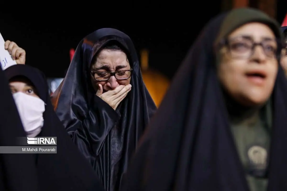 (تصاویر) گرامیداشت هفتمین روز شهادت رئیس جمهور در میدان امام حسین