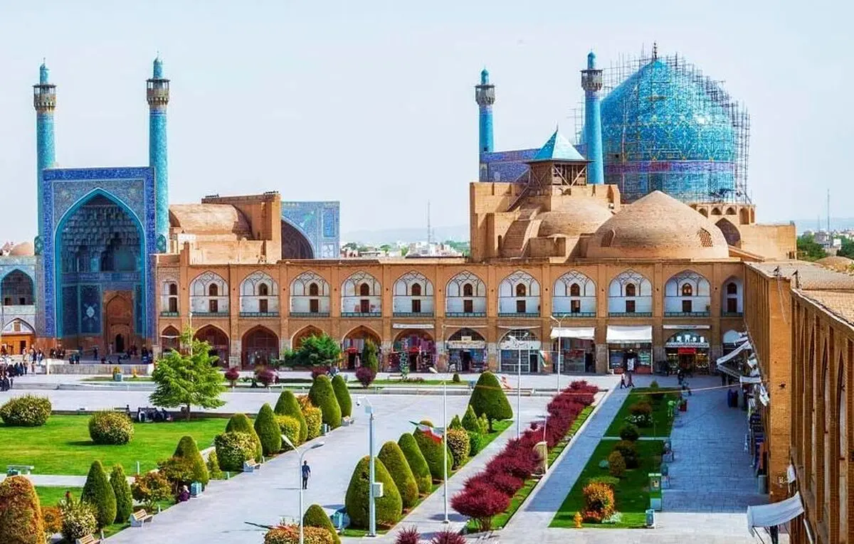(عکس) گنبد مسجد جامع عباسی پس از سال‌ها بدون داربست شد