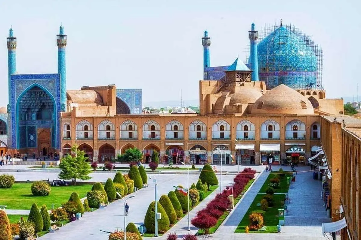 (عکس) گنبد مسجد جامع عباسی پس از سال‌ها بدون داربست شد