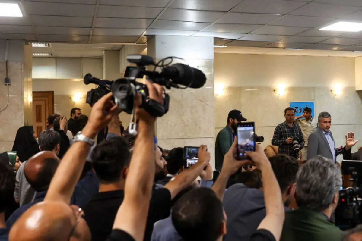 حاشیه و متن ثبت‌نام انتخابات ریاست‌جمهوری چهاردهم