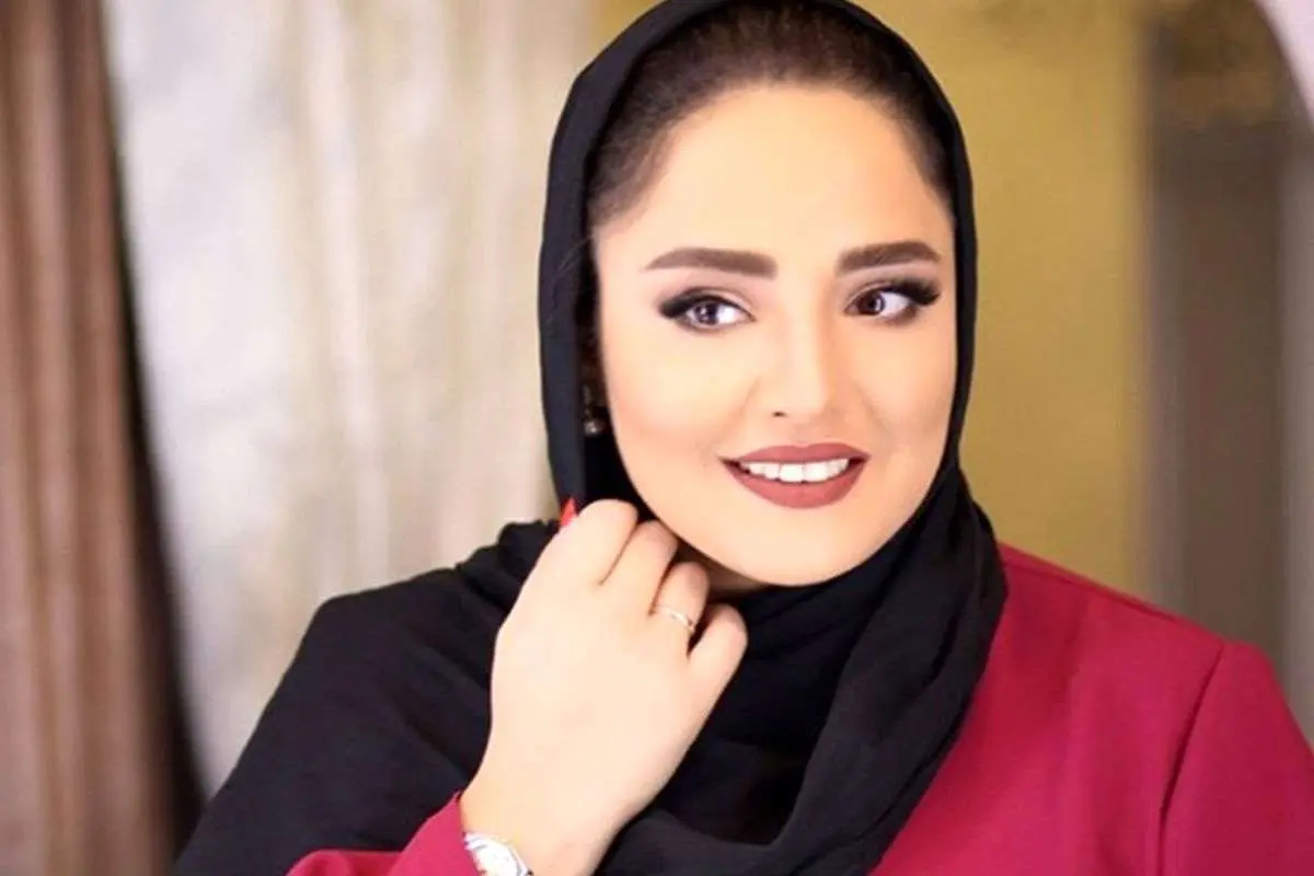 (تصویر) ژست عاشقانه نرگس محمدی و علی اوجی در یک مراسم