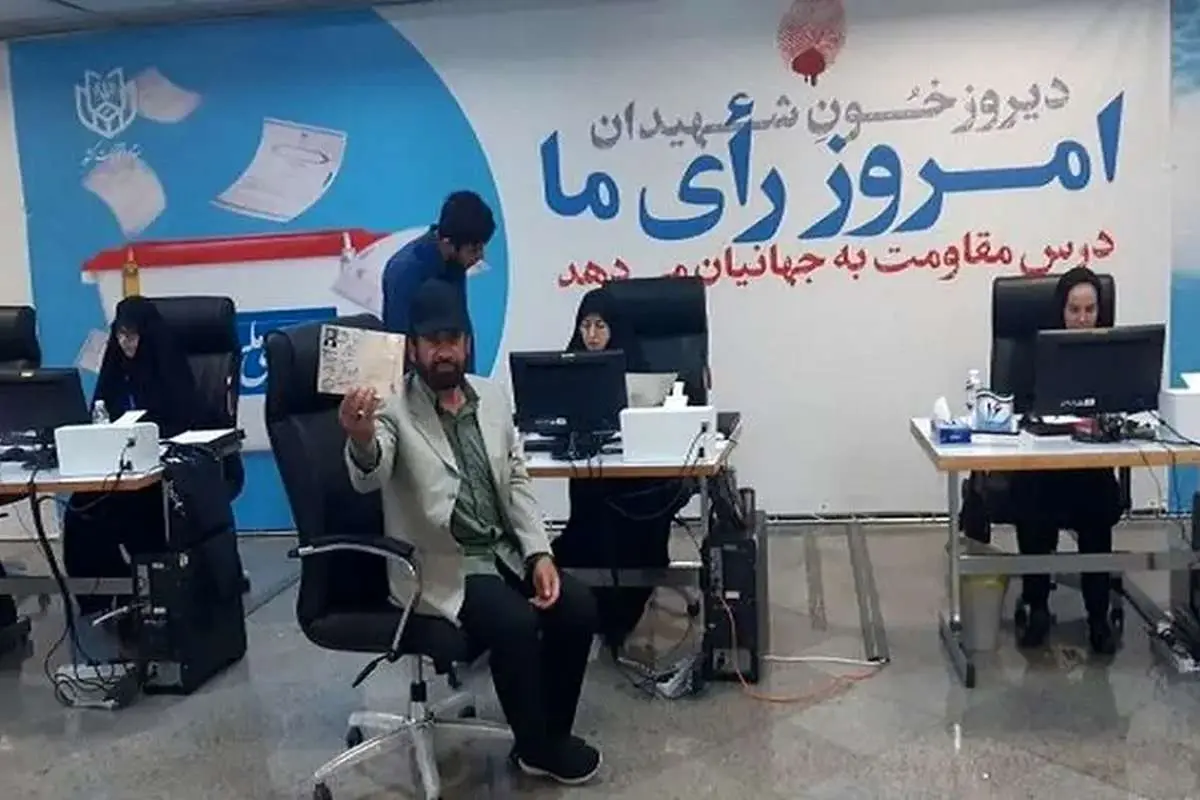 (ویدیو) آجودان احمدینژاد کاندیدای ریاست جمهوری شد!