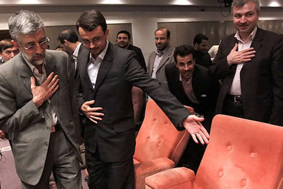 عکس> مو شانه کردن حدادعادل وسط همایش