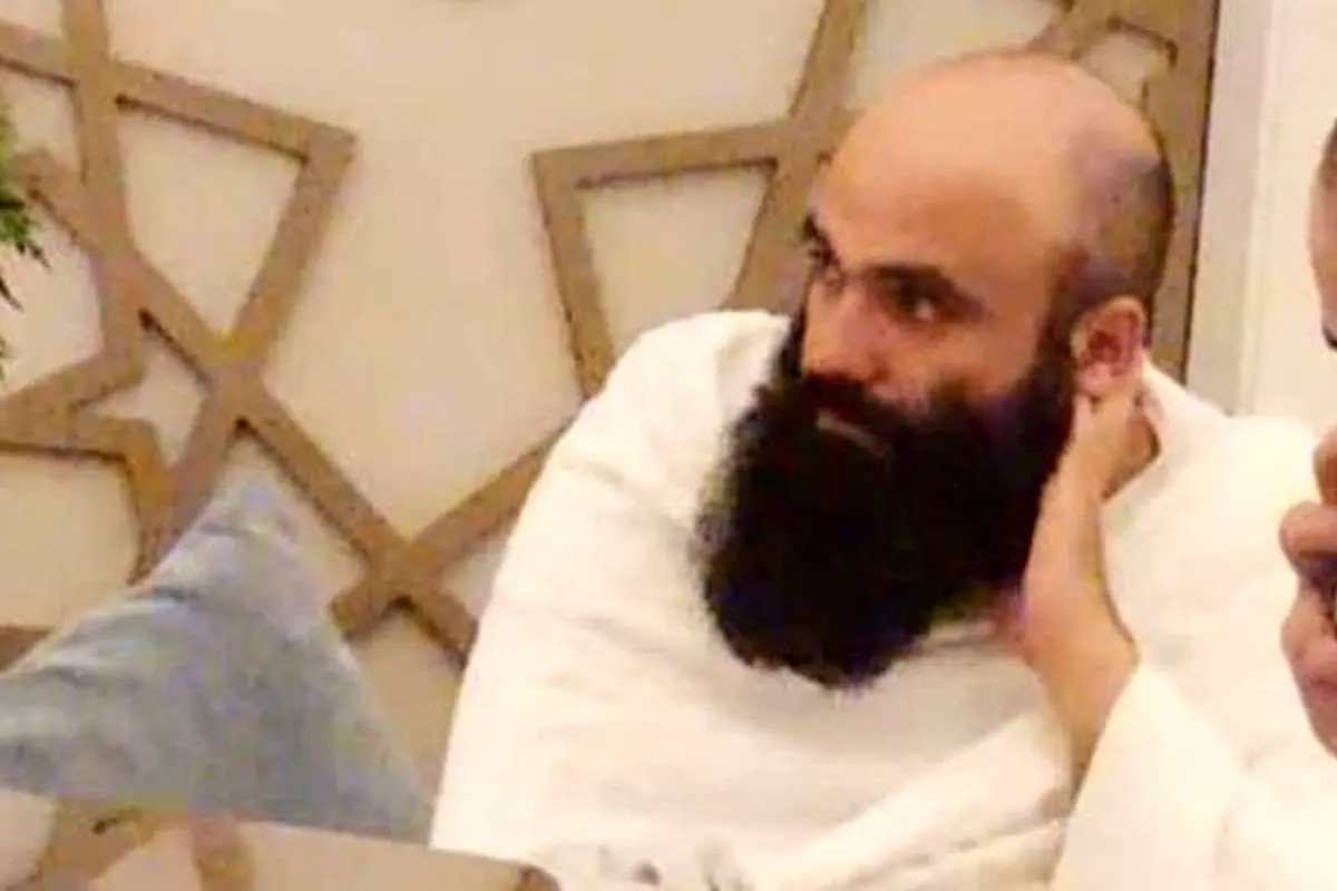 (ویدئو) سراج‌الدین حقانی در مراسم حج عمره شرکت کرد