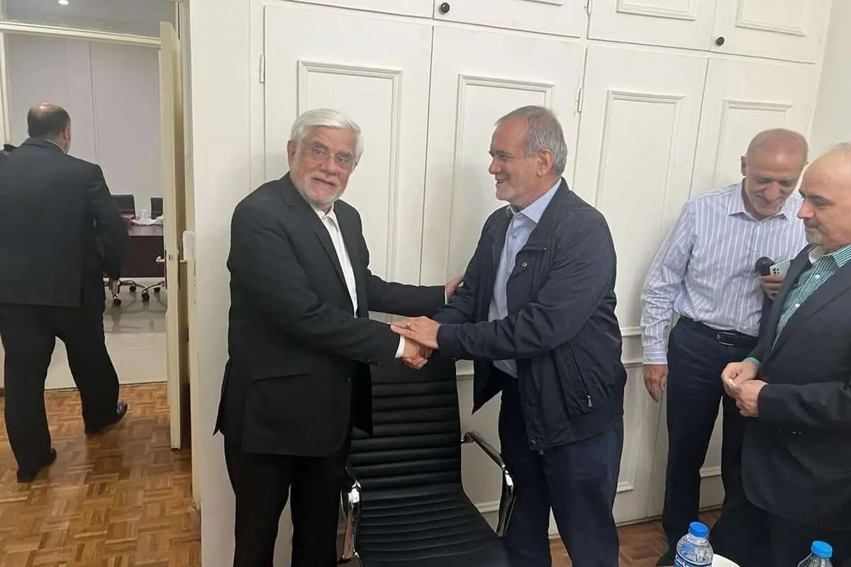 (تصویر) دیدار مسعود پزشکیان با محمدرضا عارف