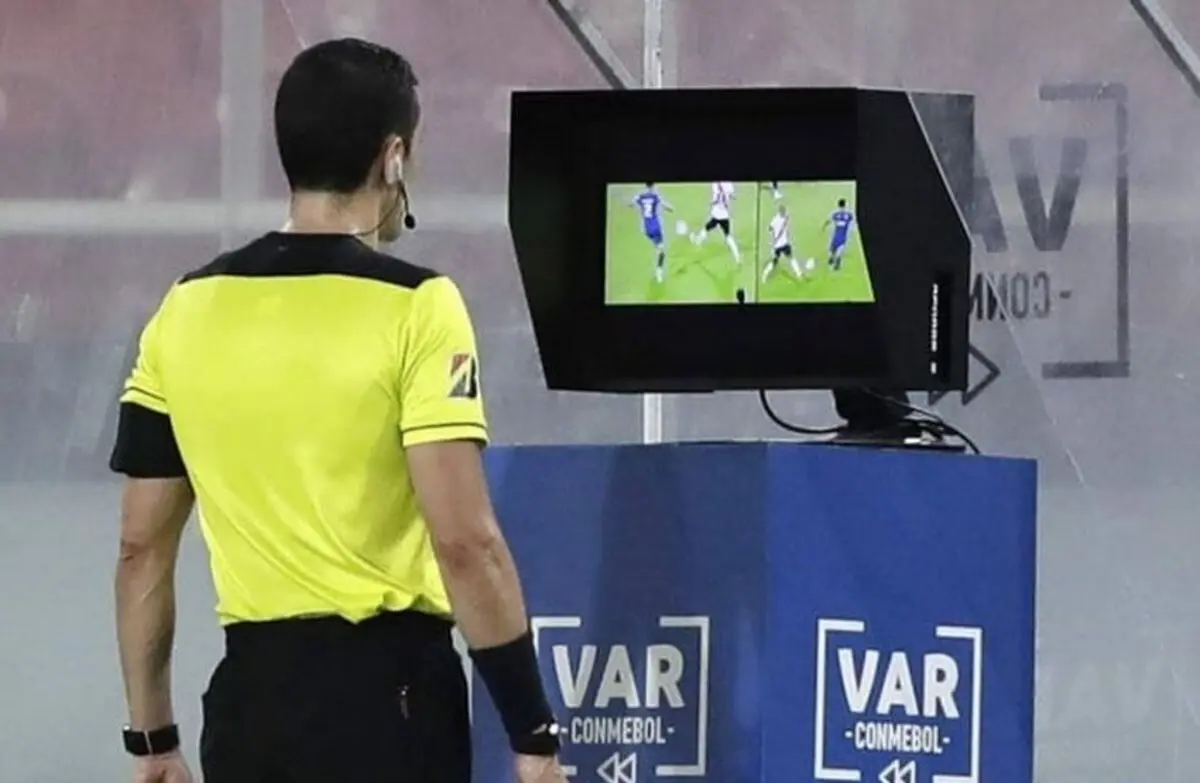 بن‌بست در خرید VAR!