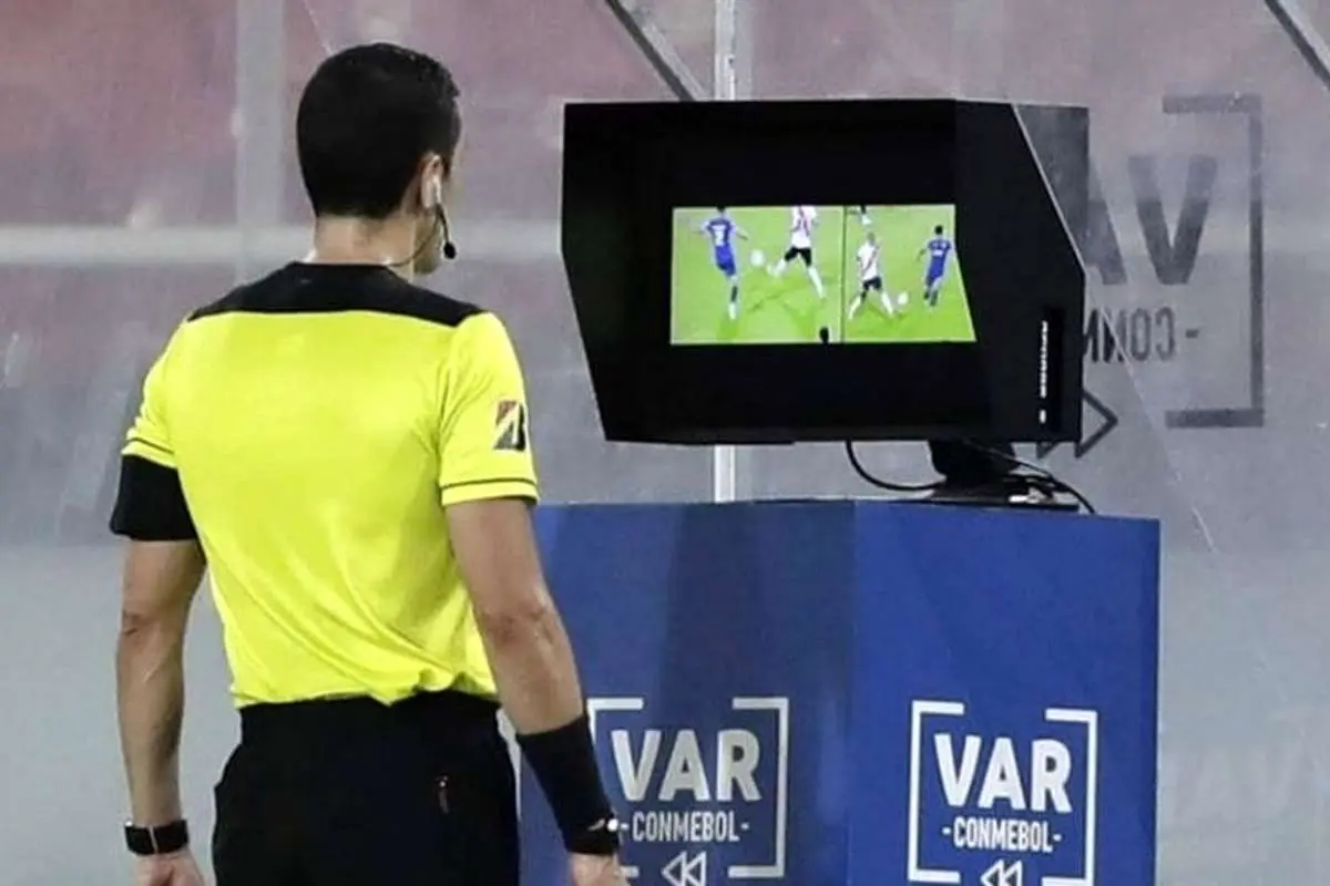 بنبست در خرید VAR!