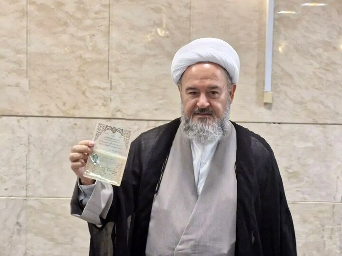 حجت الاسلام اکبری در انتخابات ریاست جمهوری ثبت نام کرد