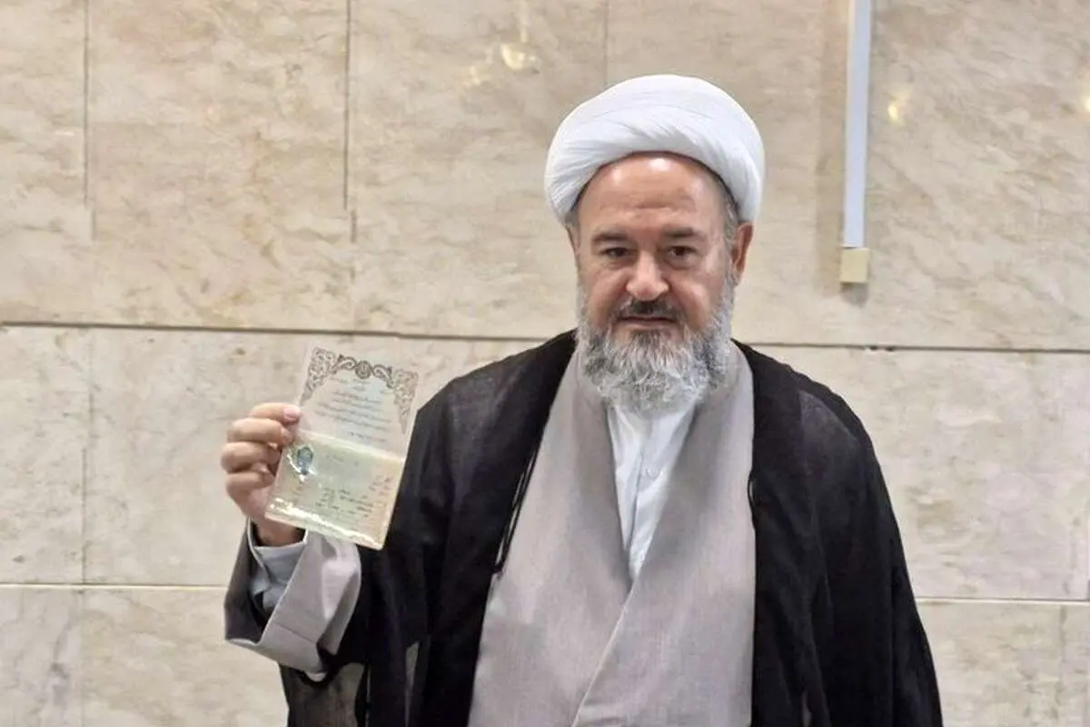 حجت الاسلام اکبری در انتخابات ریاست جمهوری ثبت نام کرد