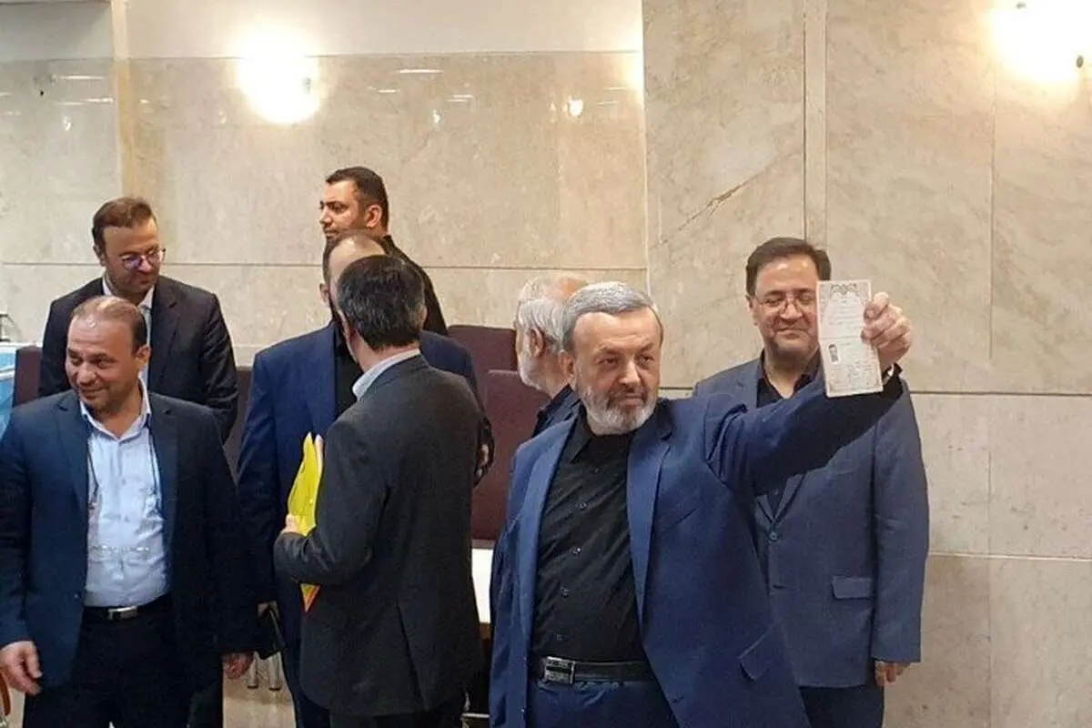 محمدرضا اسکندری ثبت نام کرد