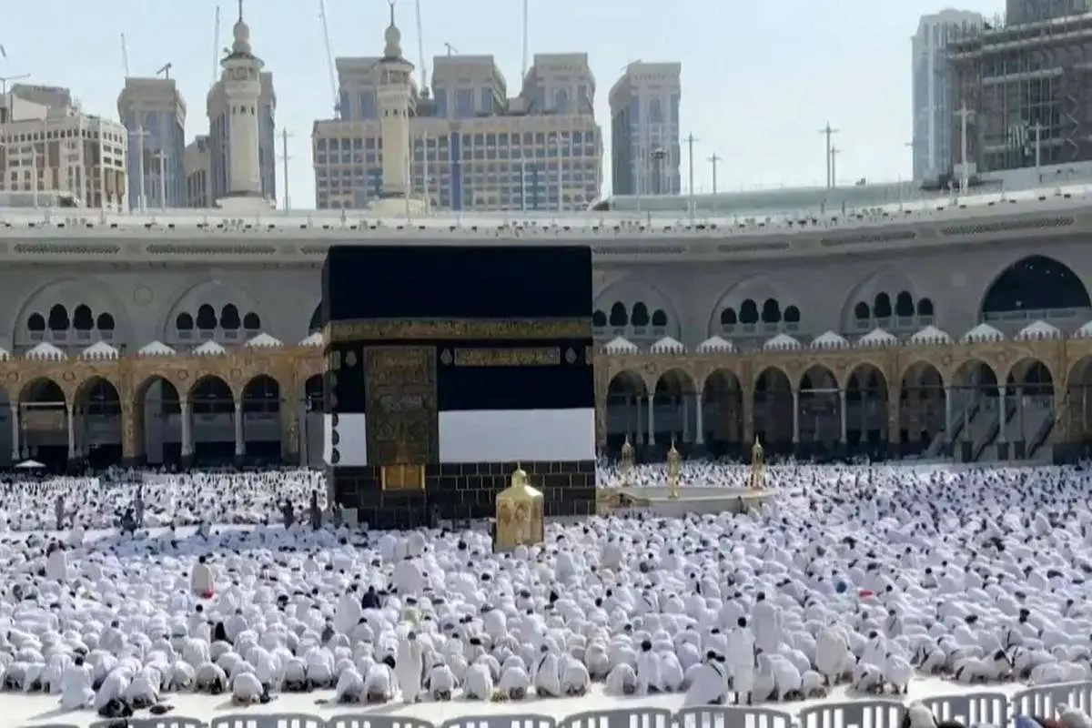 (ویدئو) جمعیت عظیم زائران مسلمان در خانه خدا