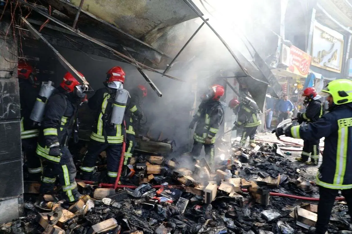 آتش‌سوزی انبار لوازم خانگی در کرج