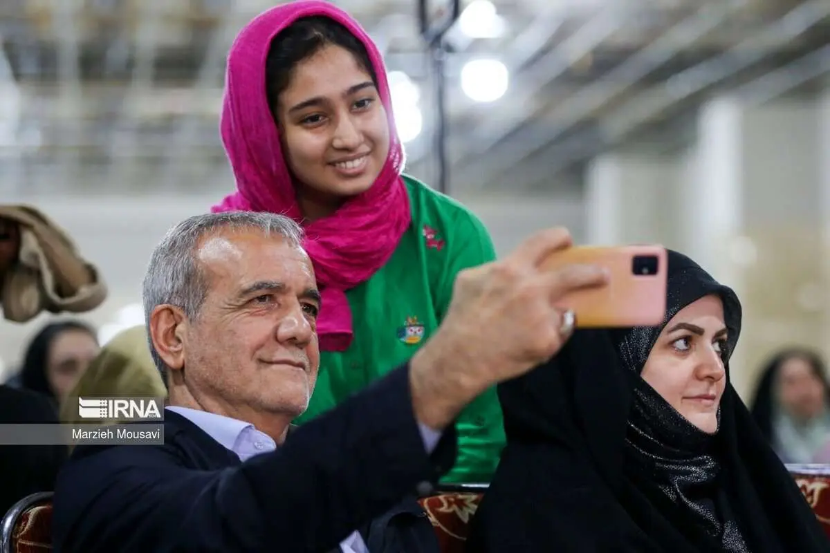 (تصاویر) همایش انتخاباتی زنان حامی «مسعود پزشکیان»
