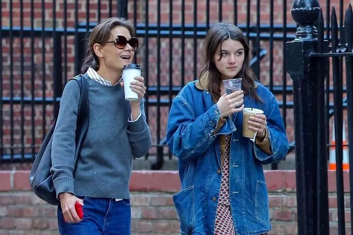 دختر تام کروز نام خانوادگی‌اش را عوض کرد؛ جدایی از پدر یا فرقه؟