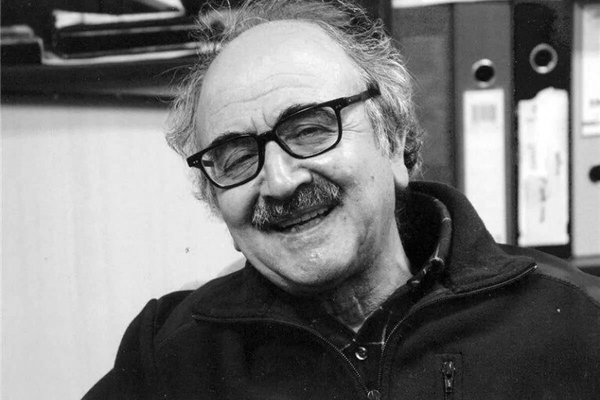 شفیعی کدکنی: پوتین برای نابودی زبان فارسی می‌جنگد