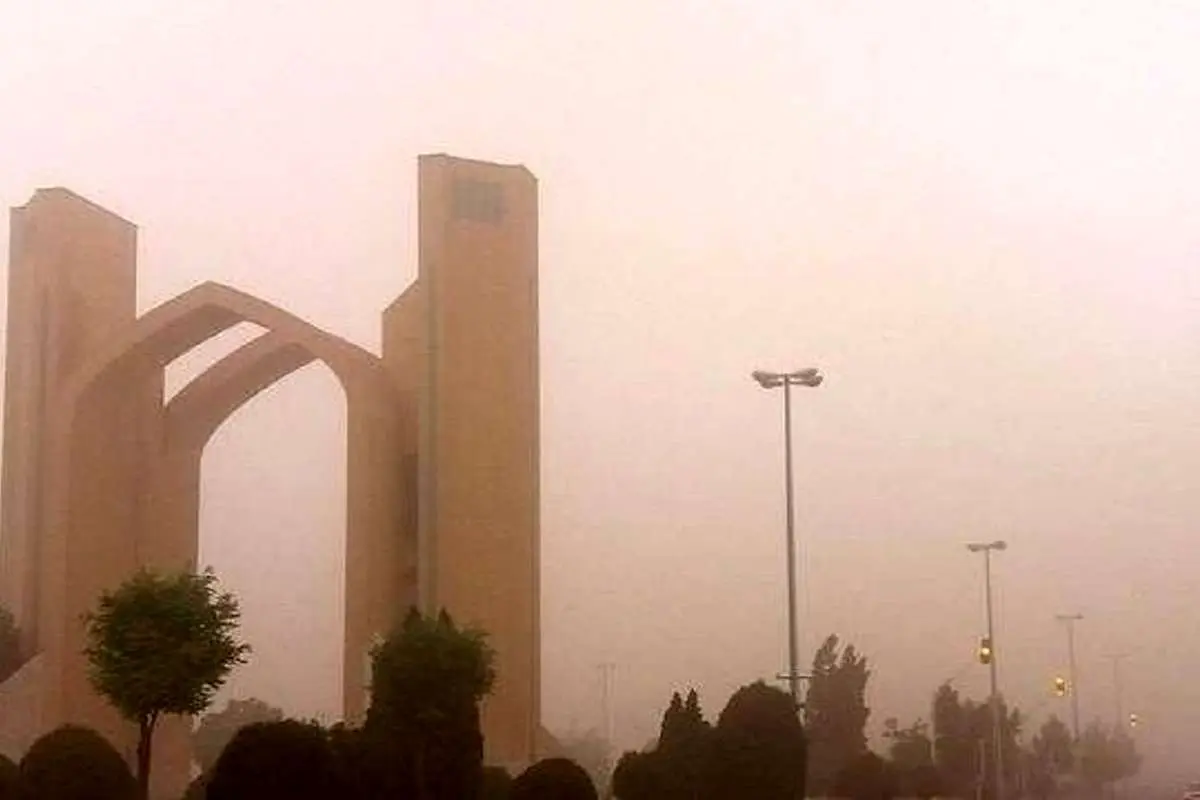 (ویدئو) طوفان و گردو غبار؛ یزدی‌ها در خانه بمانید