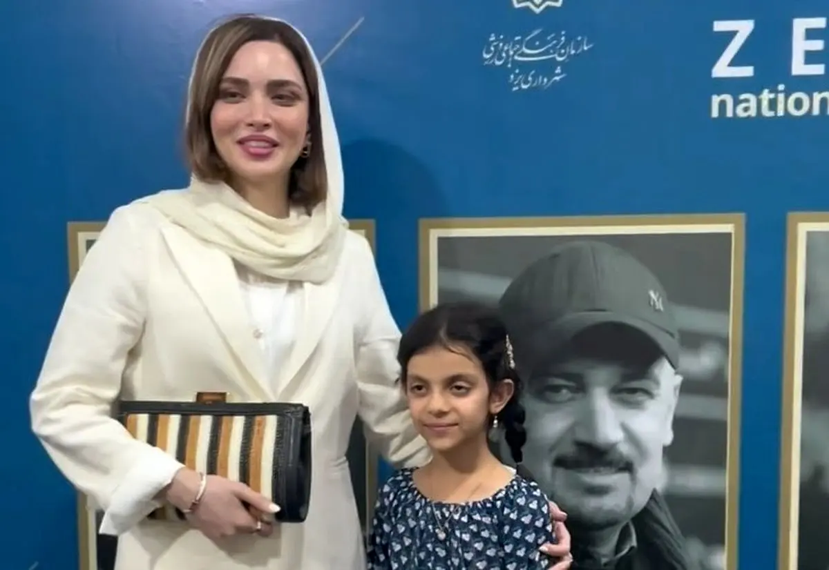 (ویدئو) عکس یادگاری مردم با بهنوش طباطبایی