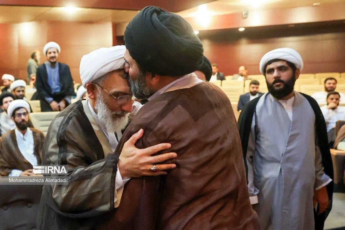 (تصاویر) نشست انتخاباتی «مصطفی پورمحمدی» با طلاب