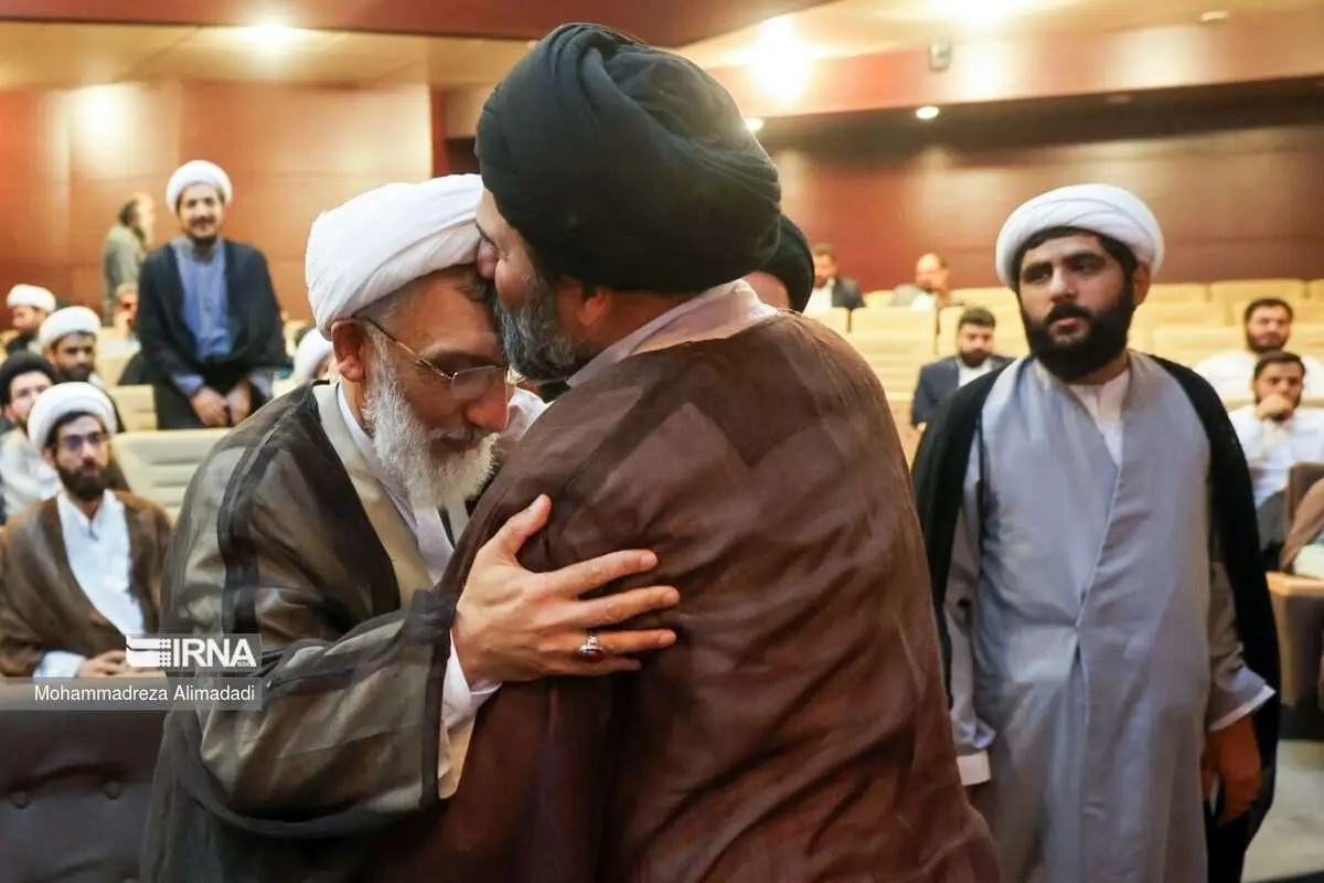 (تصاویر) نشست انتخاباتی «مصطفی پورمحمدی» با طلاب