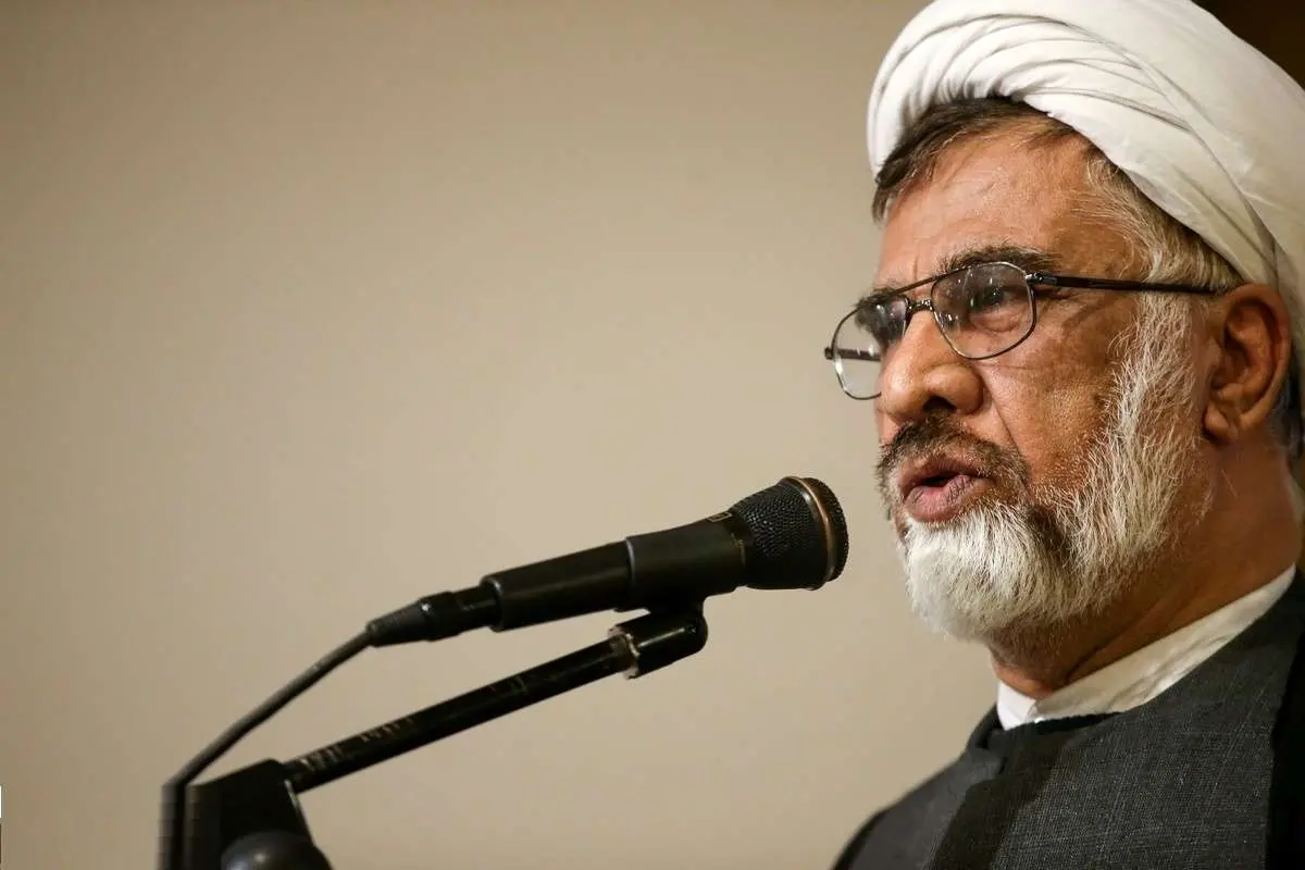 فاضل میبدی: چرا در مناظره دیشب نقدی به دولت احمدی نژاد و سیزدهم نشد؟