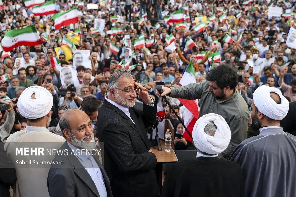 (تصاویر) اجتماع حامیان زاکانی در میدان امام حسین(ع)